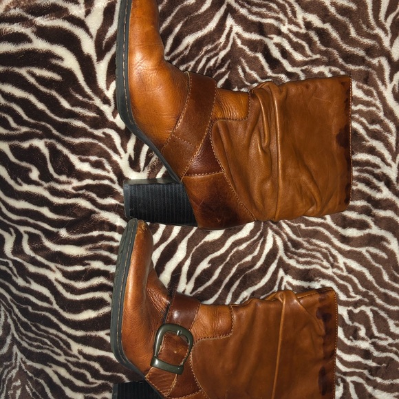 Boots - Picture 2 of 3